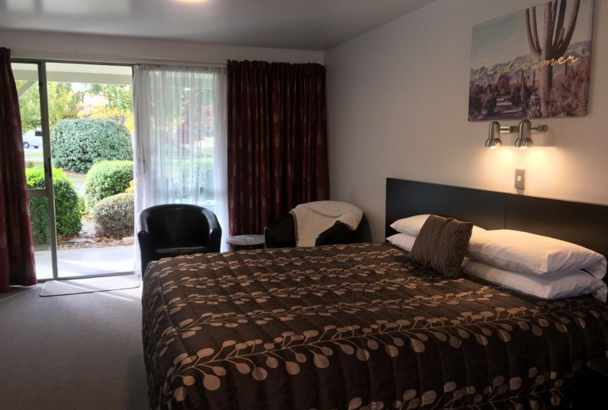 Colonial Manor Motel Κρόμγουελ Δωμάτιο φωτογραφία
