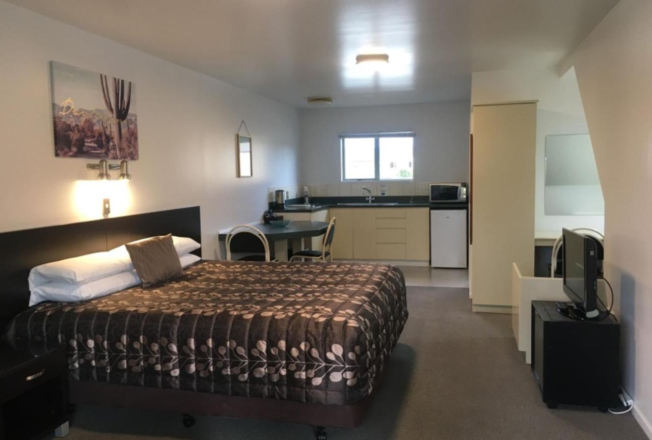 Colonial Manor Motel Κρόμγουελ Εξωτερικό φωτογραφία