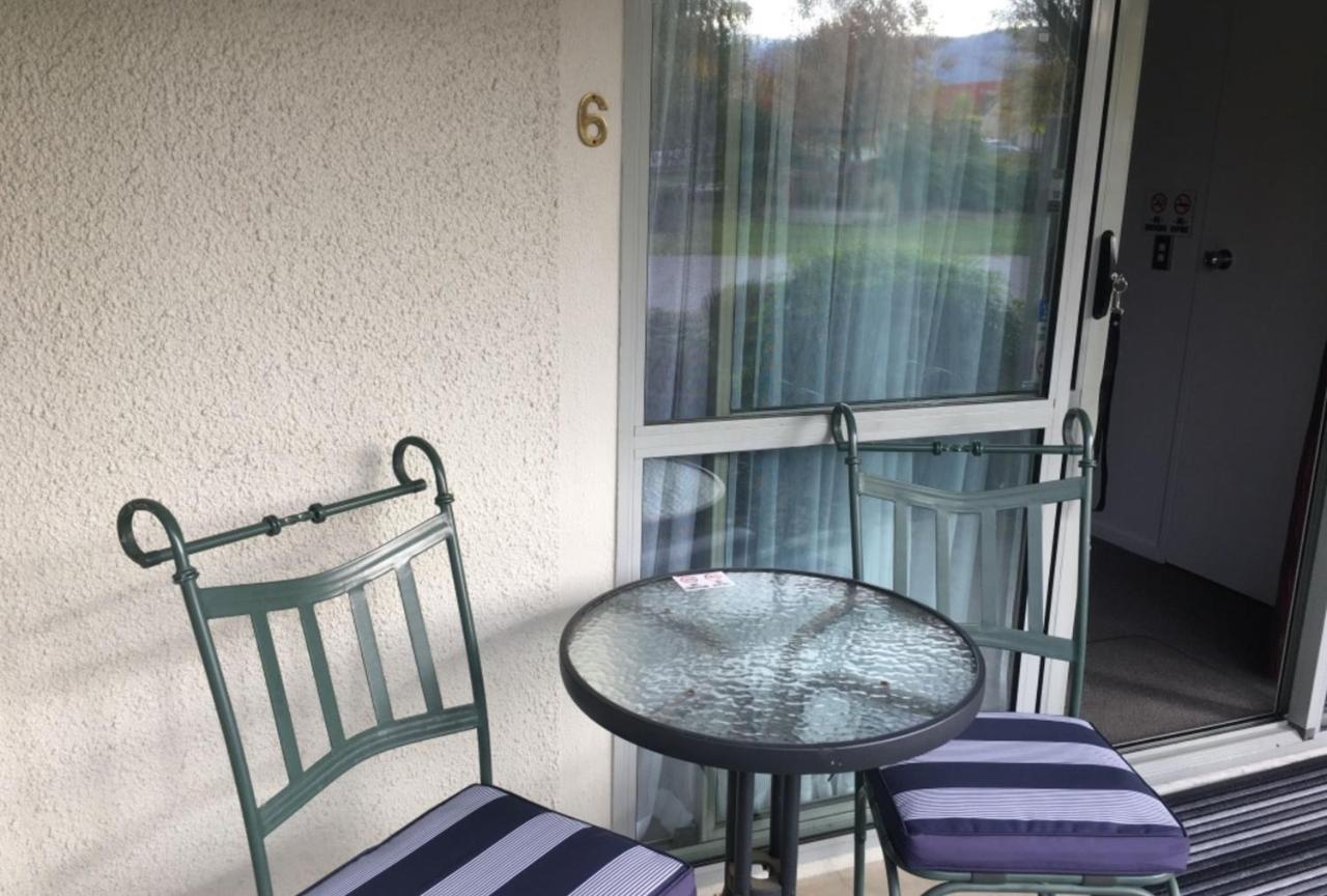 Colonial Manor Motel Κρόμγουελ Εξωτερικό φωτογραφία