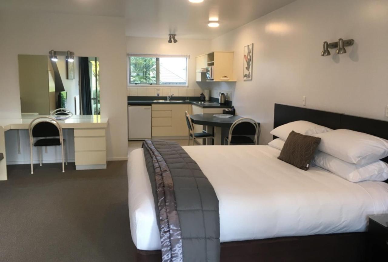 Colonial Manor Motel Κρόμγουελ Εξωτερικό φωτογραφία