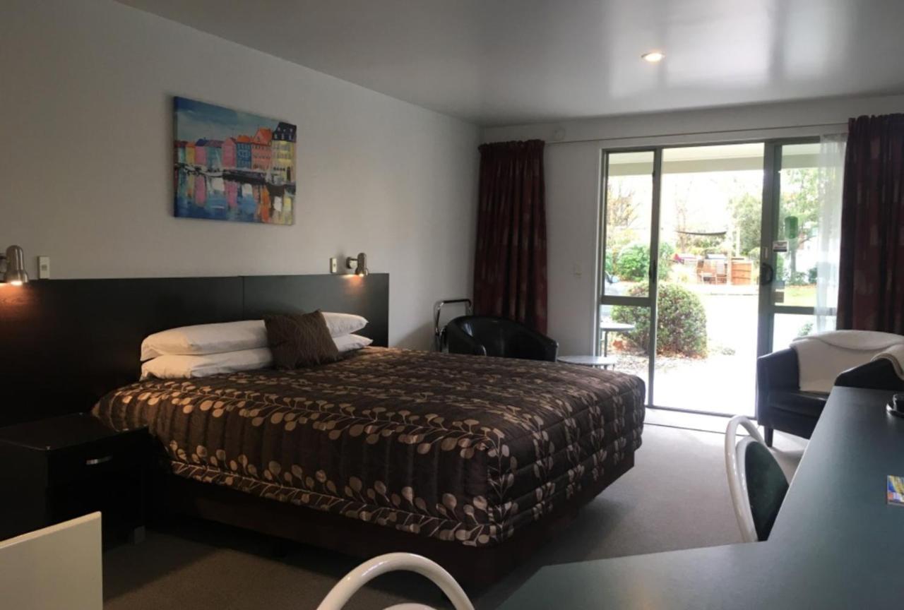 Colonial Manor Motel Κρόμγουελ Εξωτερικό φωτογραφία