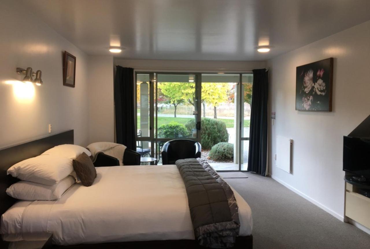 Colonial Manor Motel Κρόμγουελ Εξωτερικό φωτογραφία